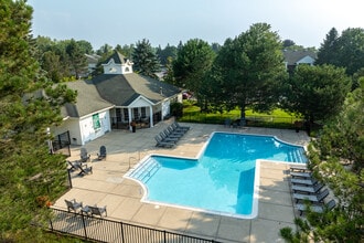 Meadowood Park of Wixom in Wixom, MI - Building Photo - Building Photo
