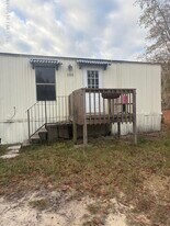 105 Rhine St in Interlachen, FL - Building Photo