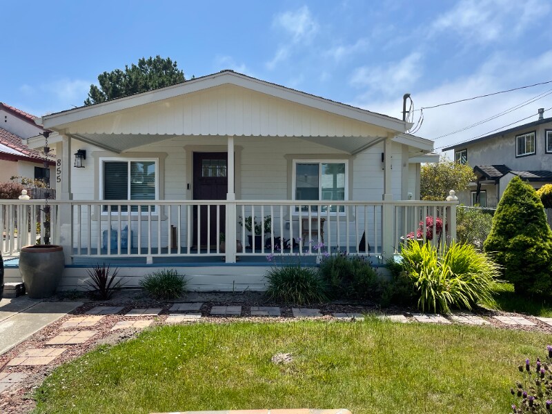 855 Maple St-Unit -1 in Pacific Grove, CA - Building Photo