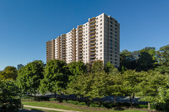 Watergate At Landmark in Alexandria, VA - Building Photo - Building Photo