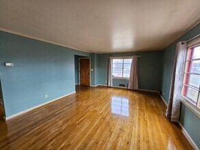 1710 Adams Ave in La Grande, OR - Building Photo - Building Photo