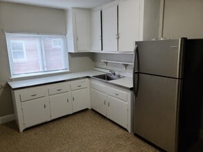 20 Brock St, Unit 2 in Boston, MA - Foto de edificio - Building Photo