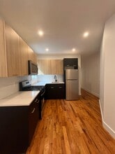 228 Clinton Ave, Unit 2L in Jersey City, NJ - Foto de edificio - Building Photo