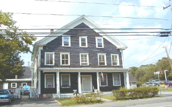 92 Union St in Holbrook, MA - Foto de edificio