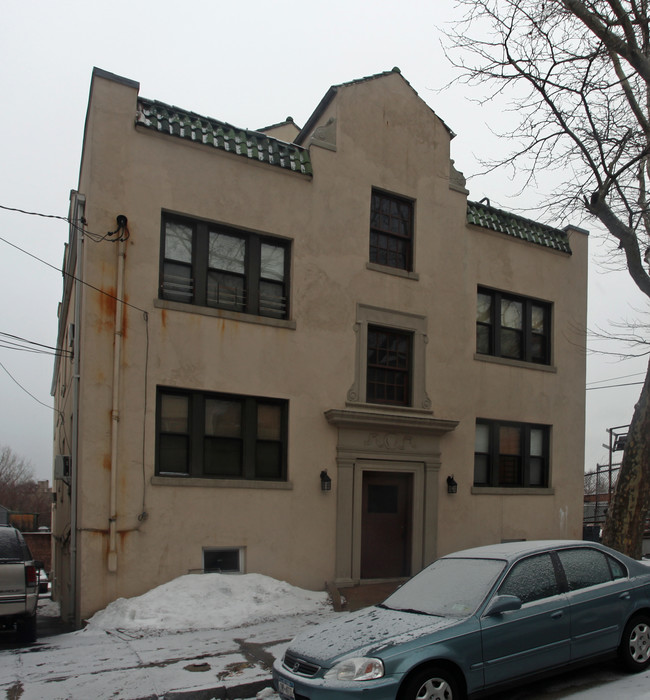 510 Locust St in Mount Vernon, NY - Building Photo - Building Photo