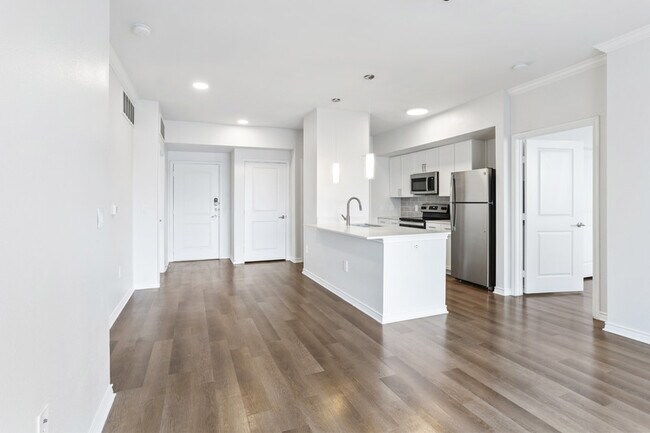 Residences at the Collection in Carrollton, TX - Foto de edificio - Building Photo