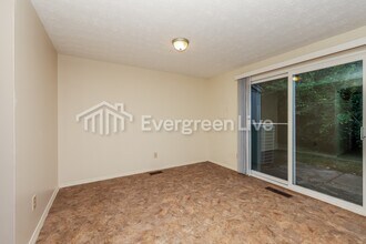 7757 Mt Hood in Dayton, OH - Building Photo - Building Photo