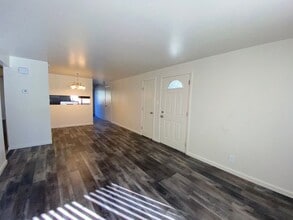 973 Holman Way in Sparks, NV - Building Photo - Building Photo
