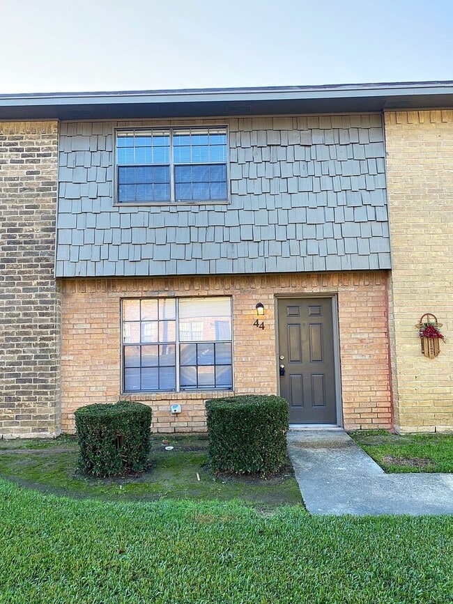 property at 2700 N 16th St