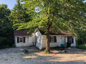 1905 N Virginia Mines Rd in St. Clair, MO - Building Photo