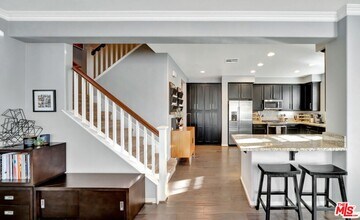 28667 N Pietro Dr in Santa Clarita, CA - Building Photo - Building Photo