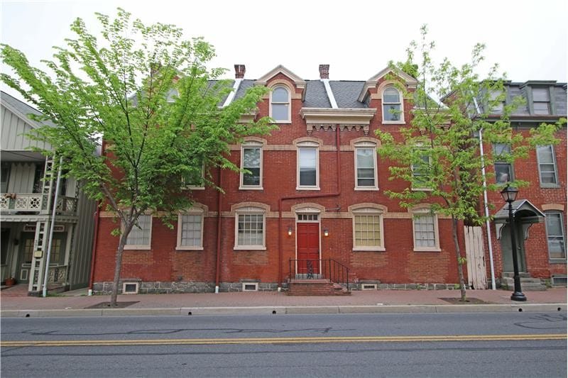33 W Middle St-Unit -301 in Gettysburg, PA - Building Photo