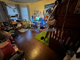 71 S Huntington Ave, Unit 2 in Boston, MA - Building Photo