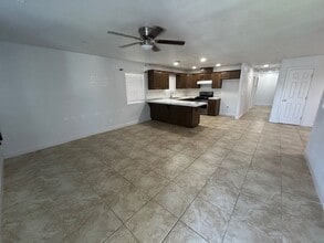 12627 2nd Dr in Cutler, CA - Building Photo - Building Photo