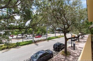 75 Washington Ave in Miami Beach, FL - Building Photo