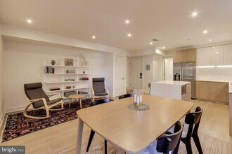 4017 Davis Pl NW in Washington, DC - Building Photo - Building Photo