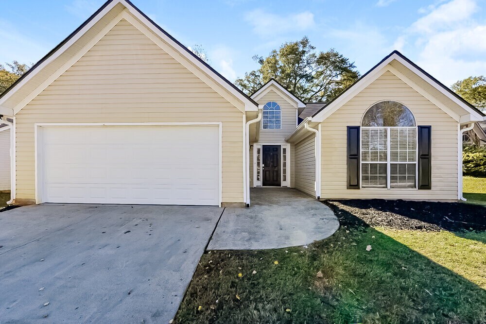 210 Coldsprings Ct in Mcdonough, GA - Building Photo