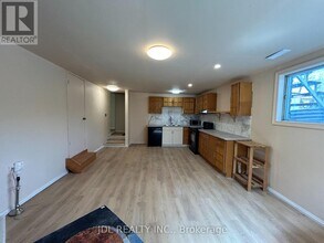 21 Squires Ave in Toronto, ON - Building Photo - Building Photo