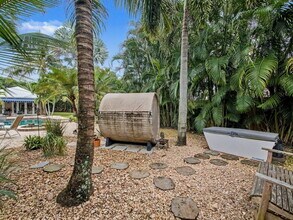 8121 SE Orchard Terrace in Hobe Sound, FL - Building Photo - Building Photo