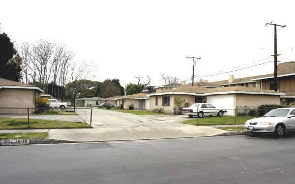 8121-8133 Conrad St in Downey, CA - Building Photo - Building Photo