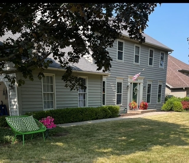 1099 W Jefferson Ave in Naperville, IL - Building Photo