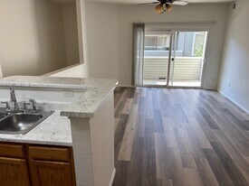 912 S Yampa St, Unit Foxdale Condominium in Aurora, CO - Building Photo