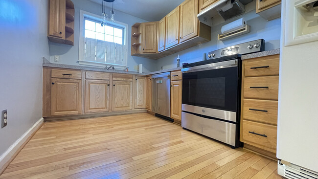 property at 19 Hawthorne Dr