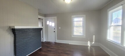 2021 Pine Bluff St in Greensboro, NC - Building Photo - Building Photo