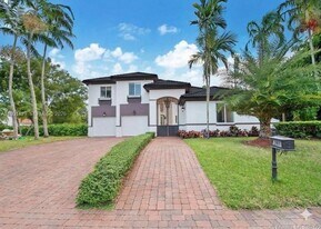 8164 SW 171st St in Palmetto Bay, FL - Building Photo