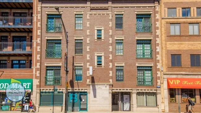 property at 3349 N Clark St