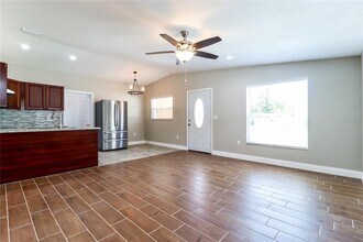 1204 N Maryland Ave in Plant City, FL - Foto de edificio - Building Photo