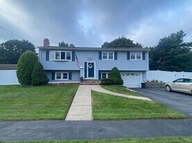 7 Cleveland Rd in Peabody, MA - Building Photo