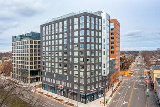 The Abbot in East Lansing, MI - Foto de edificio - Building Photo