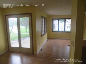 3560 Blue Jay Way in Eagan, MN - Foto de edificio - Building Photo