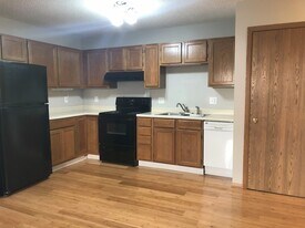 4907 W Kirkwood Cir in Sioux Falls, SD - Building Photo