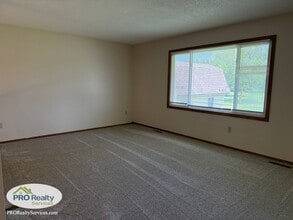 10310 97th Pl N in Maple Grove, MN - Building Photo - Building Photo