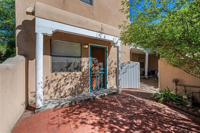 516 Hillside Ave in Santa Fe, NM - Building Photo - Building Photo