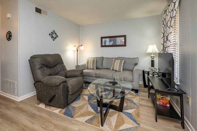 Green Acres Apartments in Long Beach, MS - Foto de edificio - Interior Photo