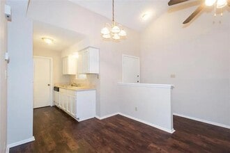 5401 Brompton Cir in Austin, TX - Building Photo - Building Photo