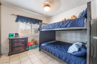 7250 Clearwater Cir in Las Vegas, NV - Building Photo - Building Photo