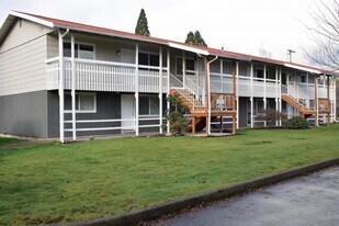 274 SE Kingwood Ave in Mill City, OR - Building Photo