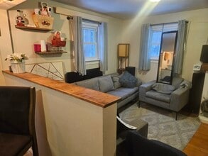 289 Elmwood St, Unit 2 in North Attleboro, MA - Building Photo - Building Photo