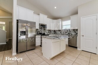 12050 Colony Lakes Blvd in New Port Richey, FL - Foto de edificio - Building Photo