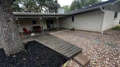 2905 McElroy Dr in Austin, TX - Building Photo - Building Photo