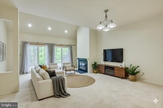 112 Appletree Ct in Monmouth Junction, NJ - Building Photo - Building Photo