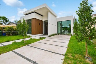 424 NW 43rd St in Miami, FL - Building Photo - Building Photo