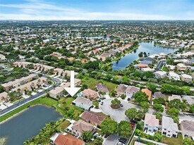 15376 14th Manor in Pembroke Pines, FL - Building Photo