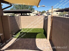 6221 E Greenway St in Mesa, AZ - Building Photo