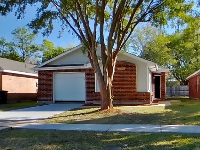 property at 3155 Boynton Dr