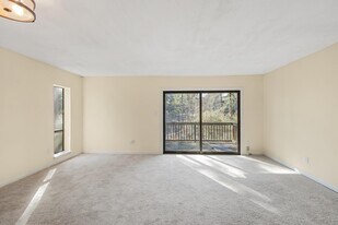 612 Pine Ridge Pl in Raleigh, NC - Building Photo